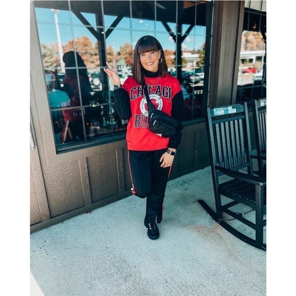 Chicago bulls crew neck sweatshirt nwt - Picture 4 of 7